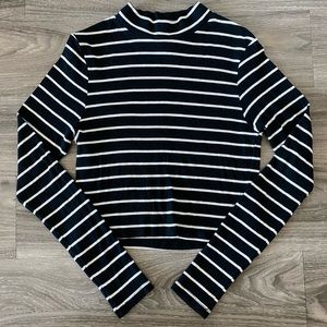 H&M B/W Striped Mock Neck Long Sleeves Cropped Top (M)